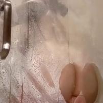 Pawg Siegexxx Playing In The Bathtub